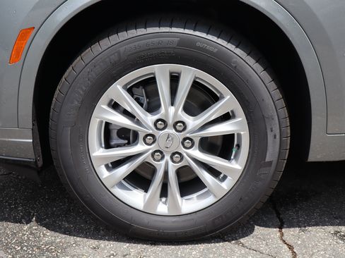 New 2025 Cadillac XT6 Luxury image 9