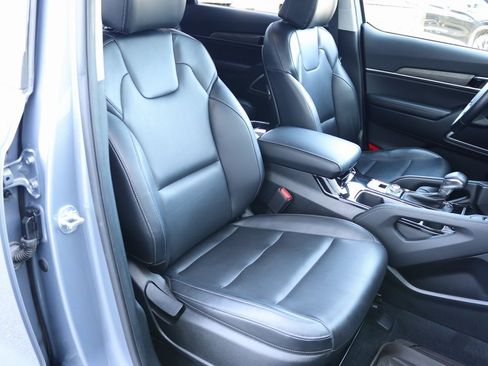 Used 2022 Kia Telluride EX image 25