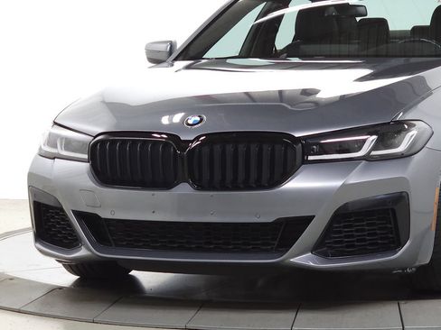 Used 2023 BMW 540i xDrive w/ M Sport Package AWD/4WD image 3
