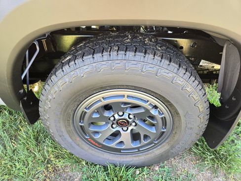 New 2026 Nissan Frontier PRO-4X w/ Pro Premium Package AWD/4WD image 7