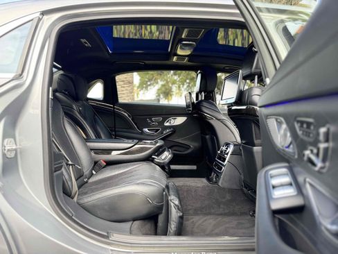 Used 2016 Mercedes-Benz Maybach S 600 image 7