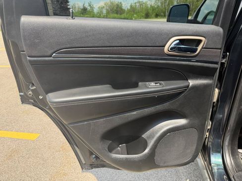 Used 2014 Jeep Grand Cherokee Limited AWD/4WD image 36