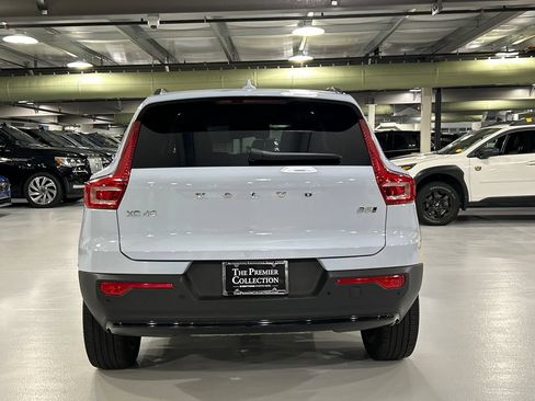 Certified 2026 Volvo XC40 B5 Plus AWD/4WD image 3