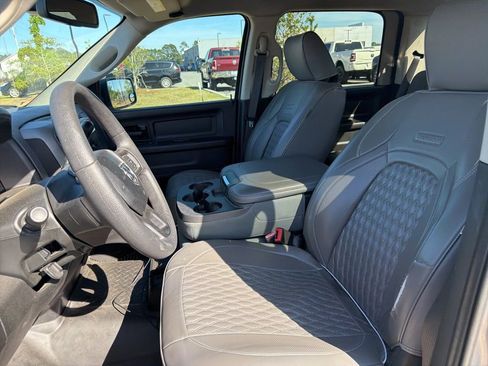 Used 2018 RAM 2500 Tradesman w/ Chrome Appearance Group RWD image 2