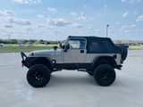 Used 2004 Jeep Wrangler 4WD image 2