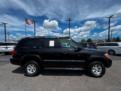 Used 2005 Toyota Sequoia SR5 AWD/4WD image 4