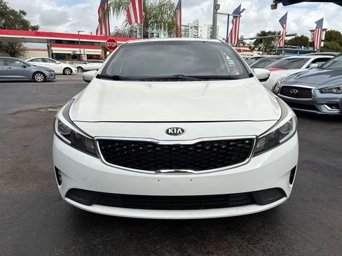 Used 2017 Kia Forte LX image 4