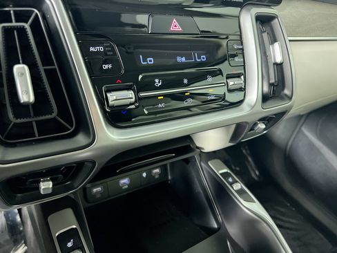 Certified 2023 Kia Sorento EX w/ Panoramic Sunroof Package FWD image 24