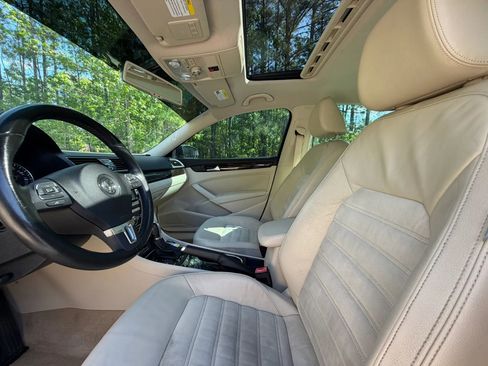 Used 2014 Volkswagen Passat TDI SEL Premium image 14