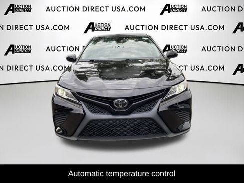 Used 2020 Toyota Camry SE FWD image 2