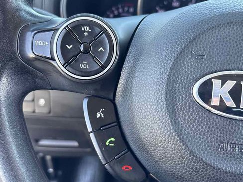 Used 2018 Kia Soul + FWD image 20