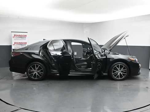 Used 2022 Toyota Camry SE FWD image 41