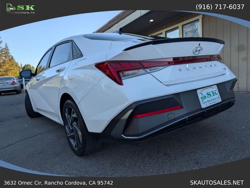 Used 2025 Hyundai Elantra SEL FWD image 8