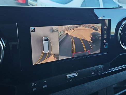 Used 2024 Mercedes-Benz Sprinter 2500 image 17