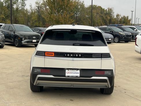 New 2026 Hyundai Ioniq 5 SE image 10