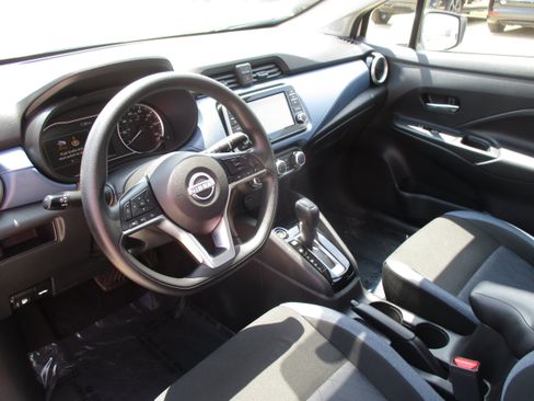 Used 2025 Nissan Versa SV FWD image 13