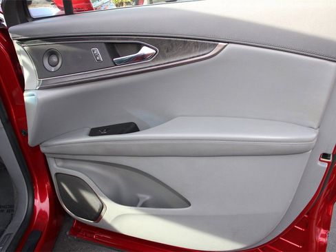 Used 2020 Lincoln Nautilus Reserve w/ Equipment Group 201A image 22