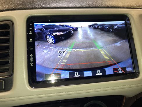 Used 2018 Honda HR-V LX image 36