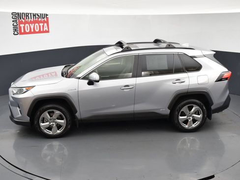 Used 2021 Toyota RAV4 XLE Premium AWD/4WD image 21