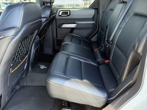 Used 2023 Ford Bronco Badlands image 31