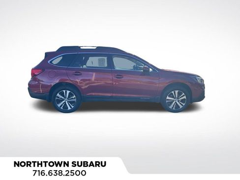 Used 2018 Subaru Outback 2.5i Limited image 11