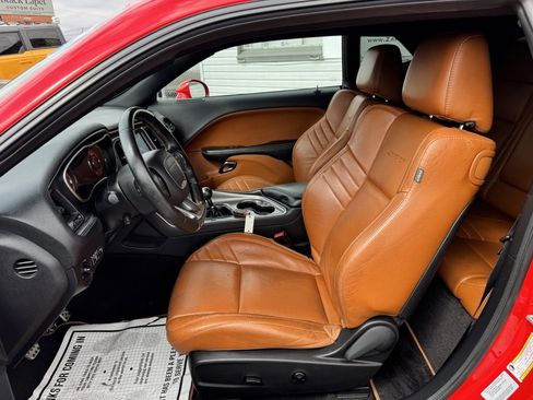 Used 2016 Dodge Challenger SRT Hellcat image 12