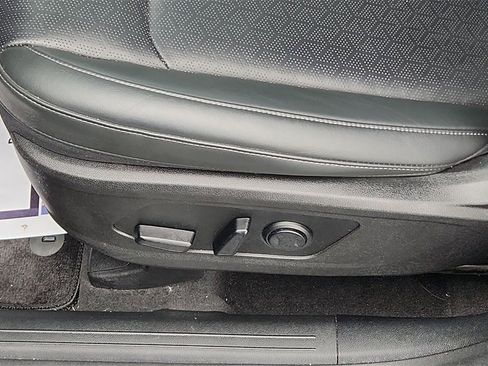 Used 2023 Kia Sorento SX image 16