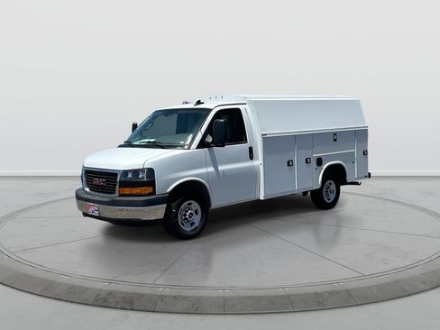 New 2025 GMC Savana 3500 w/ Power Convenience Package RWD image 4