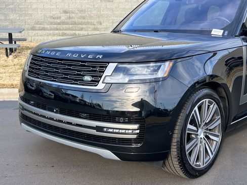 Certified 2023 Land Rover Range Rover SE image 11
