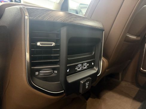 Used 2020 RAM 1500 Laramie RWD image 13