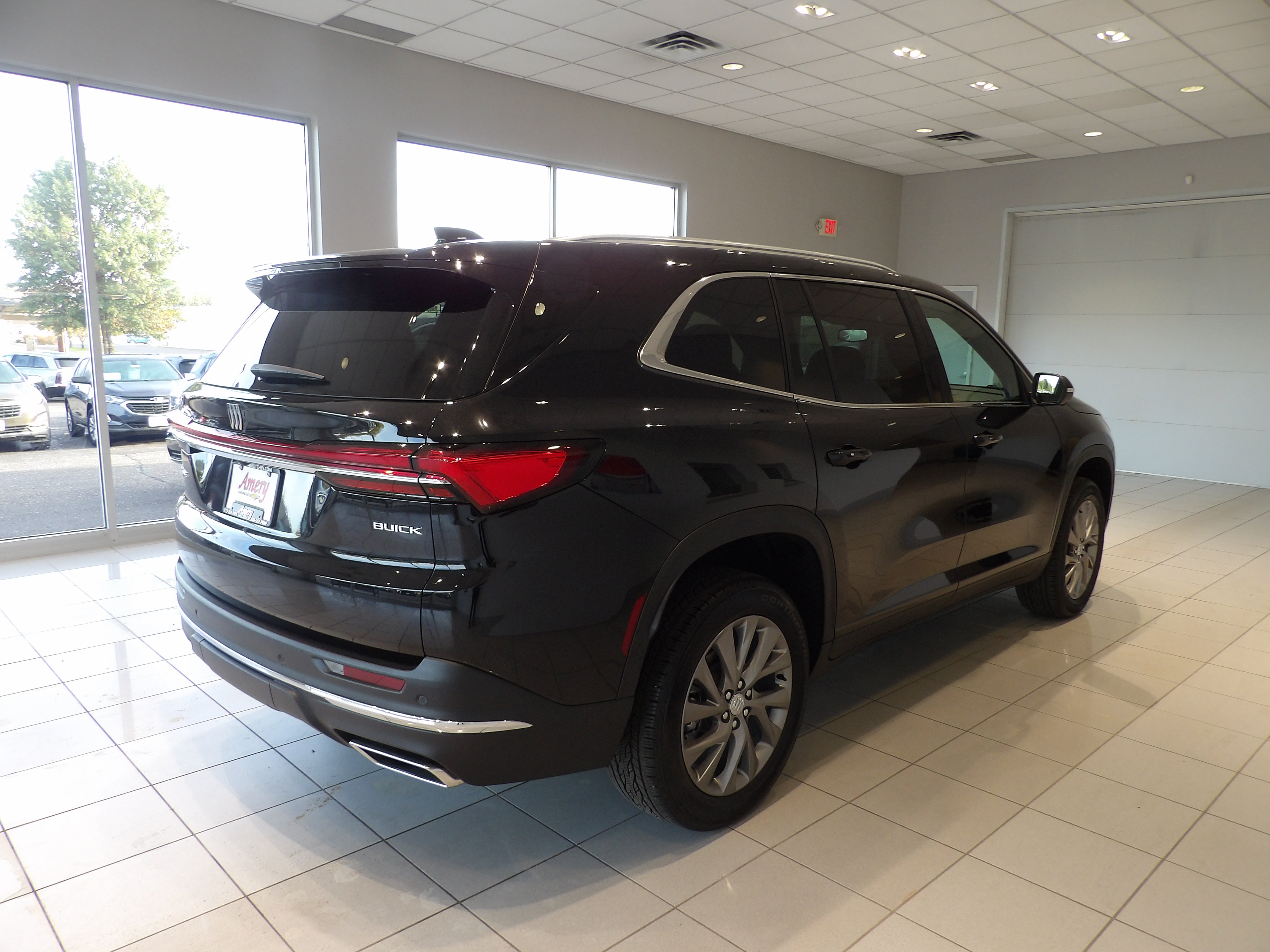 Used 2025 Buick Enclave Preferred w/ Power Package AWD/4WD image 6