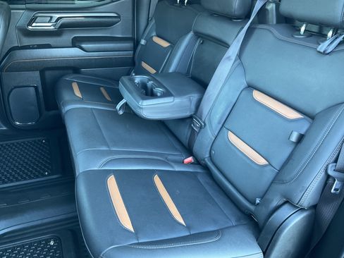 Used 2023 GMC Sierra 1500 AT4 w/ Technology Package AWD/4WD image 39