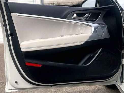 Certified 2025 Genesis G70 3.3T Advanced RWD image 23