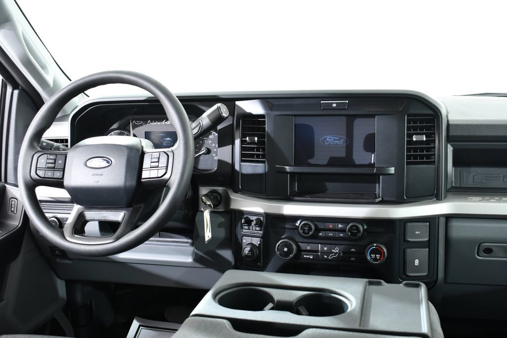 New 2027 Ford F550 4x4 Crew Cab image 8