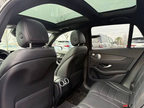 Used 2021 Mercedes-Benz GLC 300 4MATIC image 16