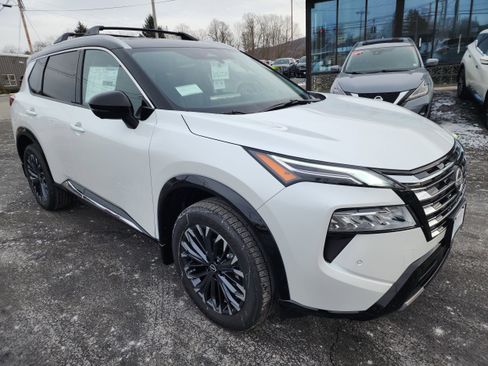 New 2026 Nissan Rogue Platinum w/ Platinum Premium Package image 2