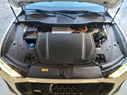 Used 2023 Audi e-tron Premium w/ Convenience Plus Package image 17