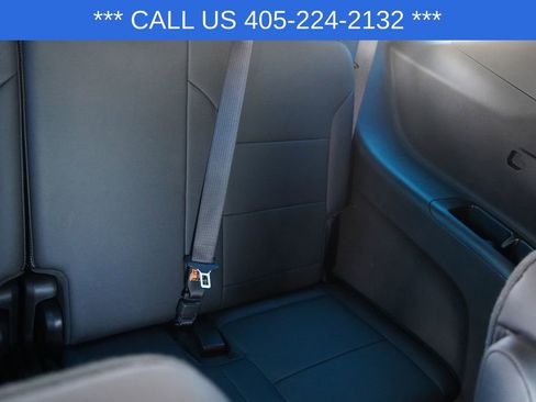 Used 2025 Chevrolet Traverse LT FWD image 27