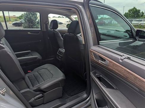 Certified 2025 Volkswagen Atlas SEL AWD/4WD image 15