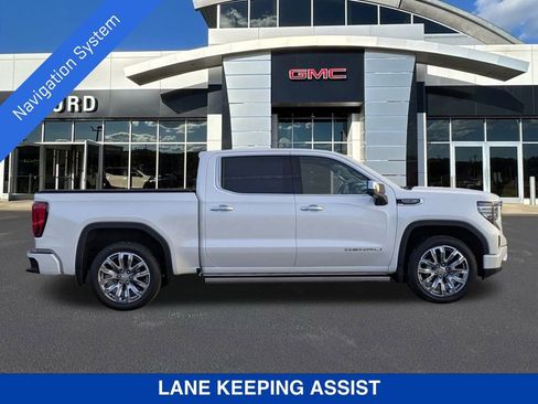 Used 2024 GMC Sierra 1500 Denali image 3