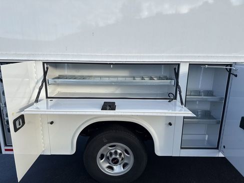 New 2024 GMC Savana 3500 w/ Power Convenience Package RWD image 22
