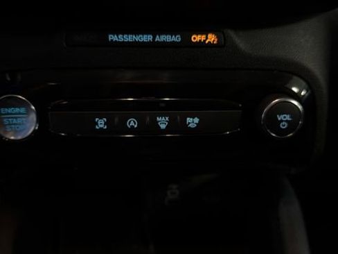 Used 2025 Ford Escape Platinum AWD/4WD image 25