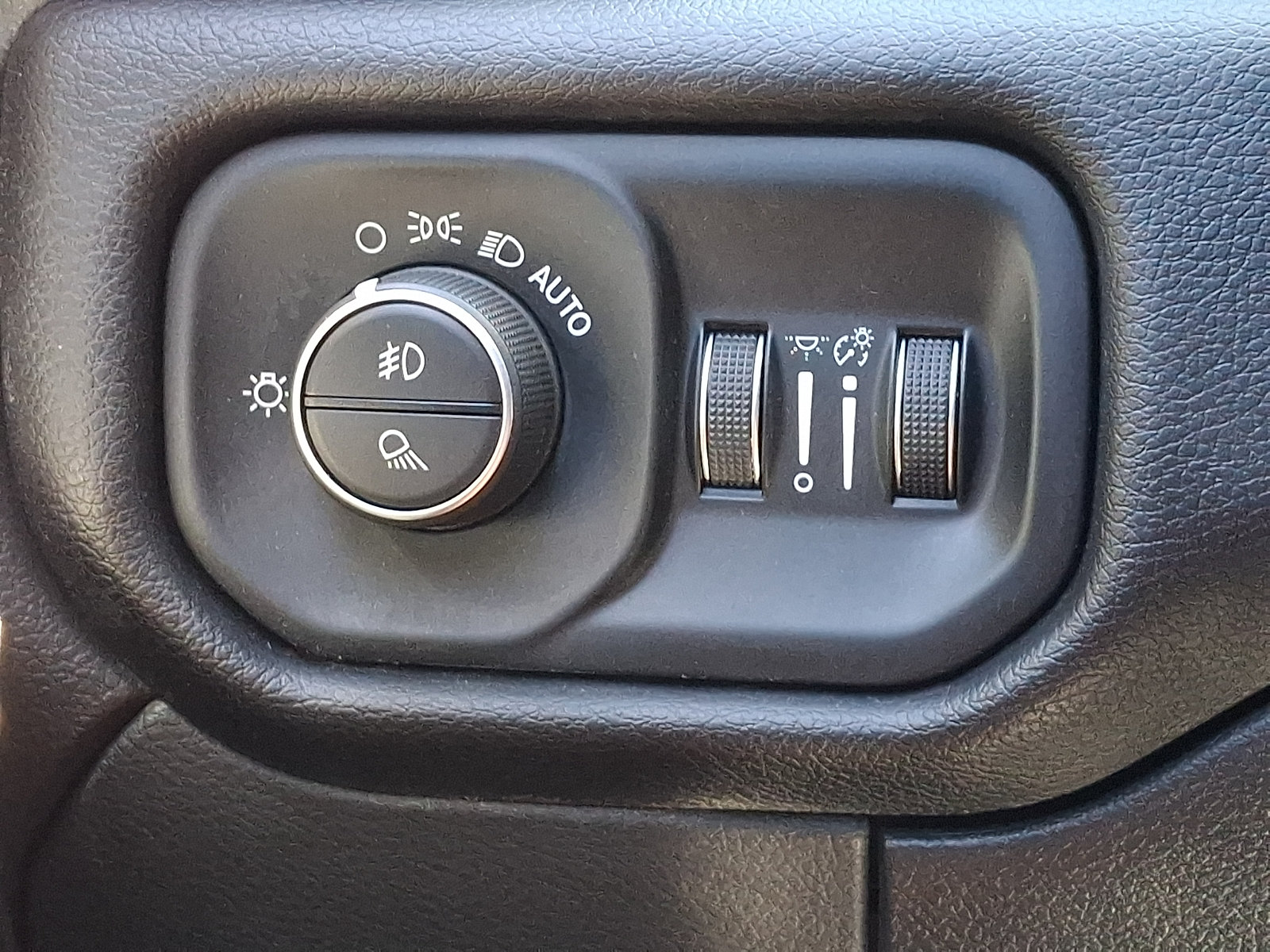 Used 2021 RAM 2500 Laramie AWD/4WD image 26