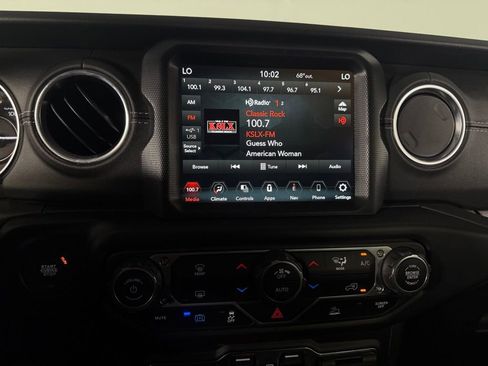 Used 2023 Jeep Wrangler Unlimited Sahara AWD/4WD image 20