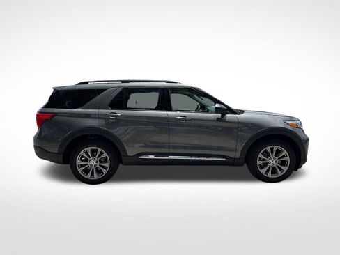 Used 2023 Ford Explorer XLT w/ Equipment Group 202A AWD/4WD image 4