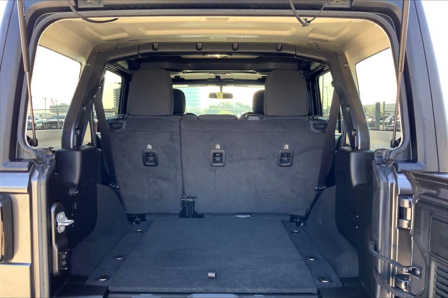 Used 2022 Jeep Wrangler Unlimited Sport AWD/4WD image 34