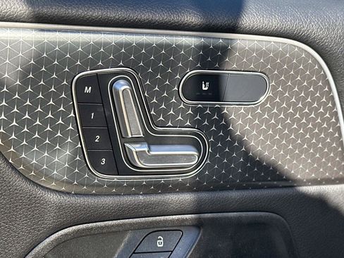 Used 2025 Mercedes-Benz GLB 250 image 18