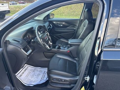 Used 2024 GMC Terrain SLT image 12