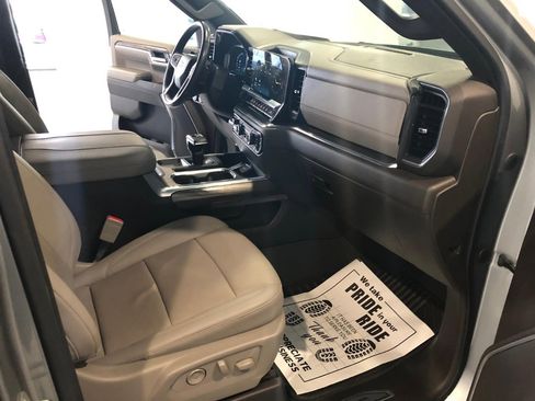 Used 2023 Chevrolet Silverado 1500 LTZ w/ Z71 Off-Road Package image 12