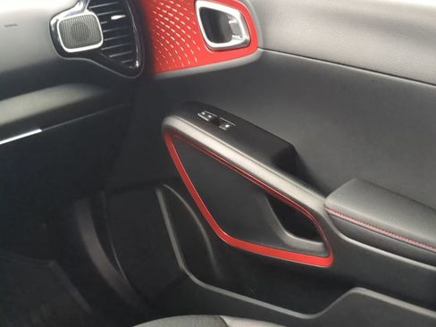 Certified 2025 Kia Soul GT-Line image 14